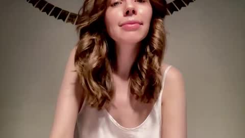 Snapshot of nikki_mi chatting on 01/05/25, 01:15 Nikki online show from 01/05/25, 01:15
