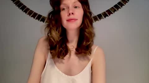 Snapshot of nikki_mi chatting on 01/10/25, 10:06 Nikki online show from 01/10/25, 10:06
