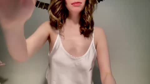 Snapshot of nikki_mi chatting on 01/22/25, 10:18 Nikki online show from 01/22/25, 10:18
