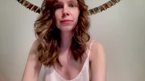 Snapshot of nikki_mi chatting on 02/05/25, 01:11 Nikki online show from 02/05/25, 01:11