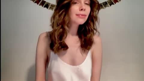 Snapshot of nikki_mi chatting on 02/06/25, 01:10 Nikki online show from 02/06/25, 01:10