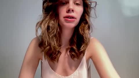 Snapshot of nikki_mi chatting on 02/21/25, 10:07 Nikki online show from 02/21/25, 10:07