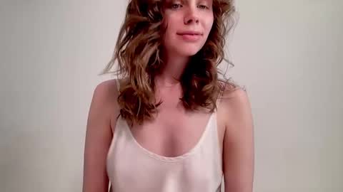 Snapshot of nikki_mi chatting on 02/21/25, 01:11 Nikki online show from 02/21/25, 01:11