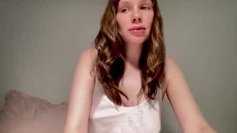 Snapshot of nikki_mi chatting on 09/20/25, 09:54 Nikki online show from 09/20/25, 09:54