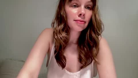 Snapshot of nikki_mi chatting on 10/10/25, 09:52 Nikki online show from 10/10/25, 09:52
