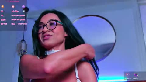 Nikki online show from 11/10/25, 04:22