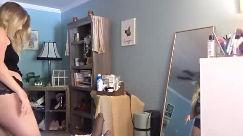 Snapshot of nikkib653466 chatting on 05/11/26, 06:27 nikkib653466 online show from 05/11/26, 06:27