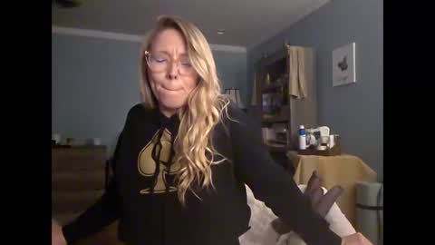 Snapshot of nikkib653466 chatting on 05/22/26, 10:26 nikkib653466 online show from 05/22/26, 10:26