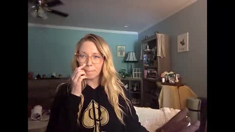 Snapshot of nikkib653466 chatting on 06/08/26, 06:19 nikkib653466 online show from 06/08/26, 06:19