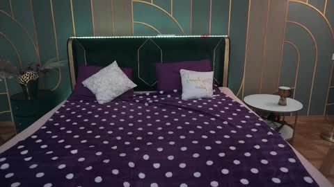 Nikki online show from 02/09/25, 06:54