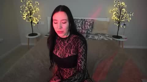 Nikki online show from 10/11/25, 05:28