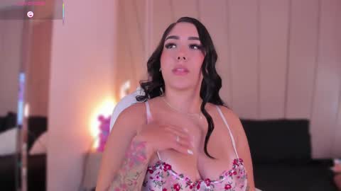 Snapshot of nikkii_vegaa chatting on 03/03/25, 07:32 Nikki online show from 03/03/25, 07:32