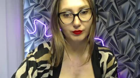 Snapshot of nikkikiss___ chatting on 05/15/26, 11:45 nikkikiss___ online show from 05/15/26, 11:45
