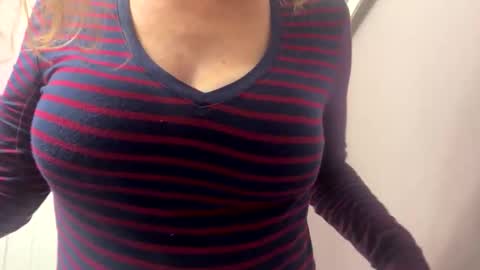 NikkiLuv online show from 11/17/25, 06:14