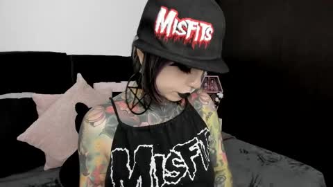 Nikki Ramone   online show from 02/27/25, 02:42