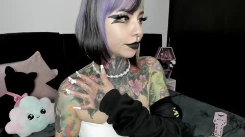 Nikki Ramone   online show from 03/11/25, 08:52