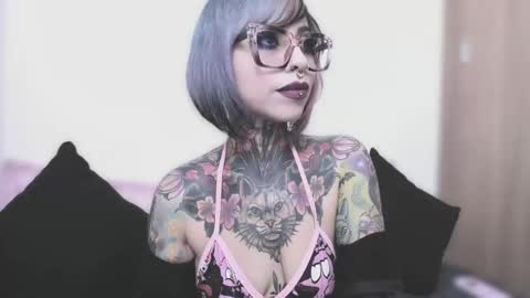 Nikki Ramone   online show from 09/19/25, 10:38