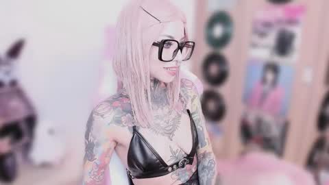 Nikki Ramone   online show from 01/16/26, 11:25