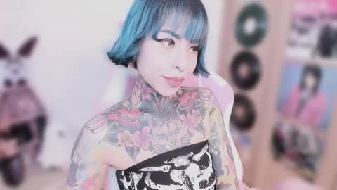 Nikki Ramone   online show from 02/12/26, 10:43