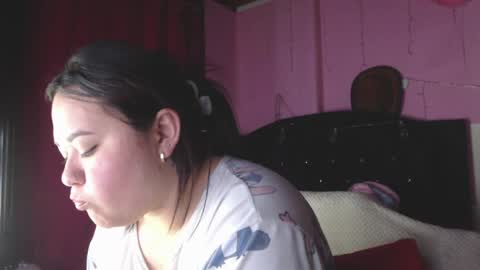 Snapshot of nikkirous_ chatting on 04/29/26, 03:43 Nikkirous online show from 04/29/26, 03:43