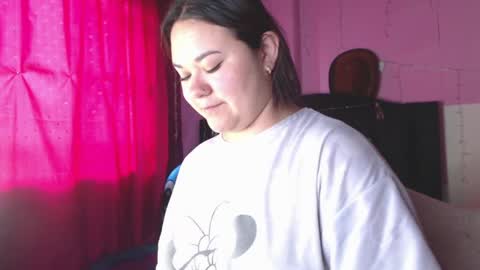 Snapshot of nikkirous_ chatting on 05/04/26, 01:18 Nikkirous online show from 05/04/26, 01:18