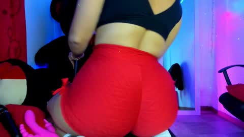 Snapshot of nikky_evans_ chatting on 01/28/25, 06:16   online show from 01/28/25, 06:16