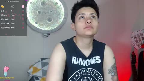 Nikky online show from 02/10/25, 01:22