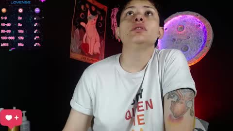 Nikky online show from 05/17/26, 01:29