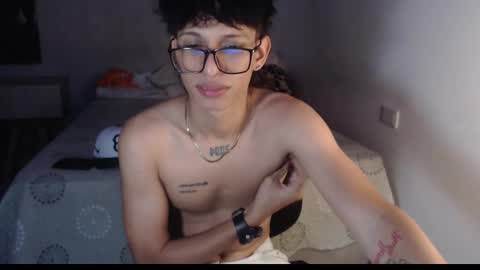 niklaus_wolf online show from 09/21/25, 06:26