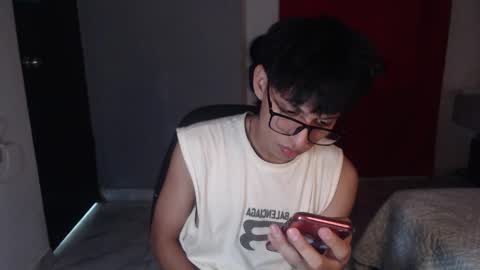 niklaus_wolf online show from 09/29/25, 03:44