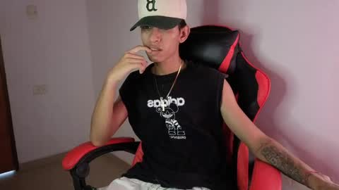 niklaus_wolf online show from 04/20/26, 05:59