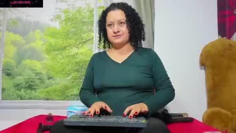Snapshot of nikol32__ chatting on 07/10/26, 11:13 dayan online show from 07/10/26, 11:13