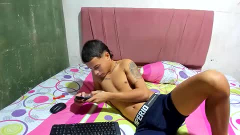 Snapshot of nikol_couple chatting on 05/01/26, 04:28 nikol_couple online show from 05/01/26, 04:28