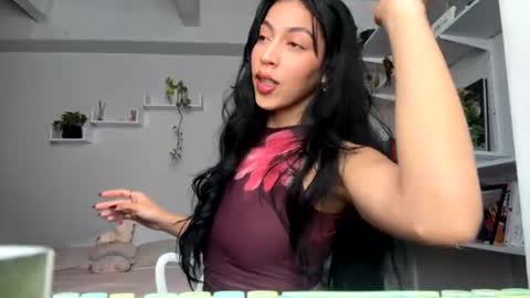 Snapshot of nikol_je chatting on 06/26/26, 08:46 Nicole cam online show from 06/26/26, 08:46