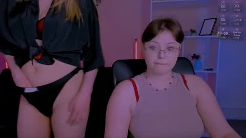 Snapshot of nikol_kitt chatting on 05/26/26, 07:10 Little Niko Help me reach my goals online show from 05/26/26, 07:10