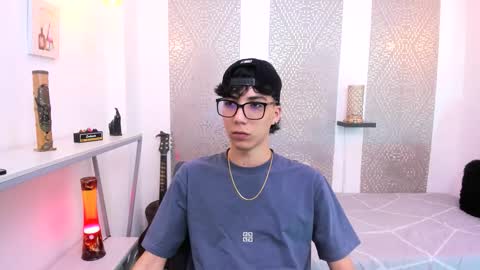    online show from 09/15/25, 03:28