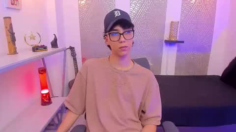    online show from 09/28/25, 04:40