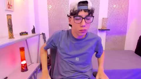    online show from 10/08/25, 04:32