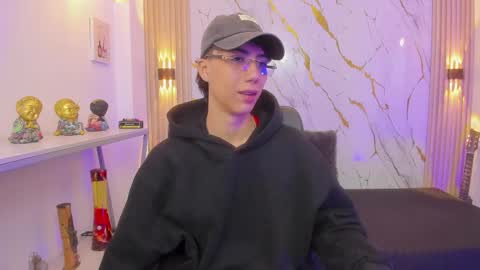 Snapshot of nikolay_gregori chatting on 04/23/26, 04:35 online show from 04/23/26, 04:35