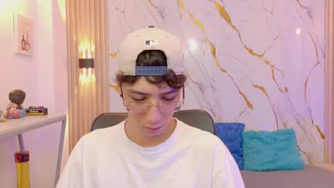Snapshot of nikolay_gregori chatting on 06/04/26, 04:07 online show from 06/04/26, 04:07