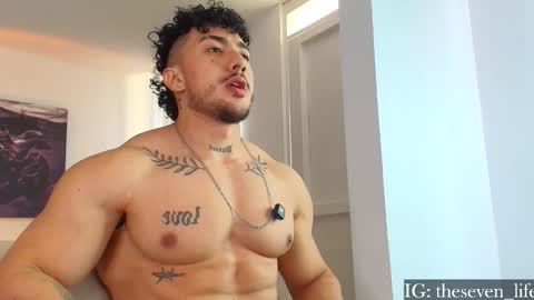 Snapshot of nikolaylisin chatting on 11/04/25, 04:39 Niko online show from 11/04/25, 04:39