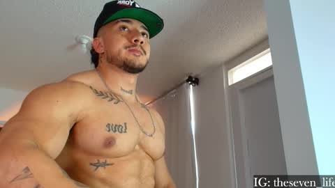 Snapshot of nikolaylisin chatting on 12/17/25, 07:42 Niko online show from 12/17/25, 07:42