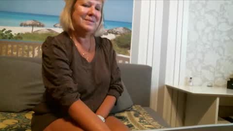 Nikole1 online show from 10/01/25, 06:52