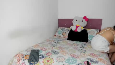 Snapshot of nikoleevanss chatting on 02/05/26, 02:38 Nikole online show from 02/05/26, 02:38