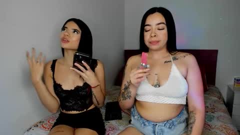 Snapshot of nikoleevanss chatting on 02/20/26, 06:26 Nikole online show from 02/20/26, 06:26