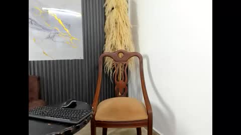 nikoll_evanss online show from 10/09/25, 07:23