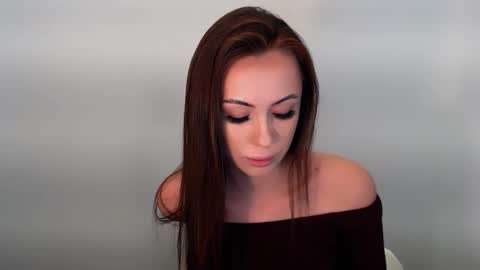 nikonara_ online show from 11/30/25, 12:42