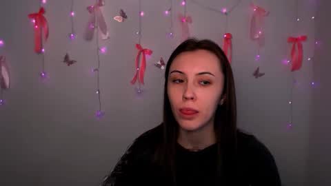 nikonara_ online show from 02/25/26, 12:37