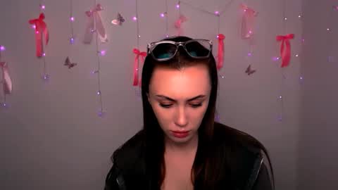 Snapshot of nikonara_ chatting on 04/27/26, 12:14 nikonara_ online show from 04/27/26, 12:14