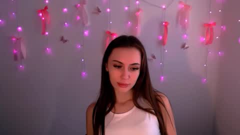 Snapshot of nikonara_ chatting on 05/18/26, 10:32 nikonara_ online show from 05/18/26, 10:32